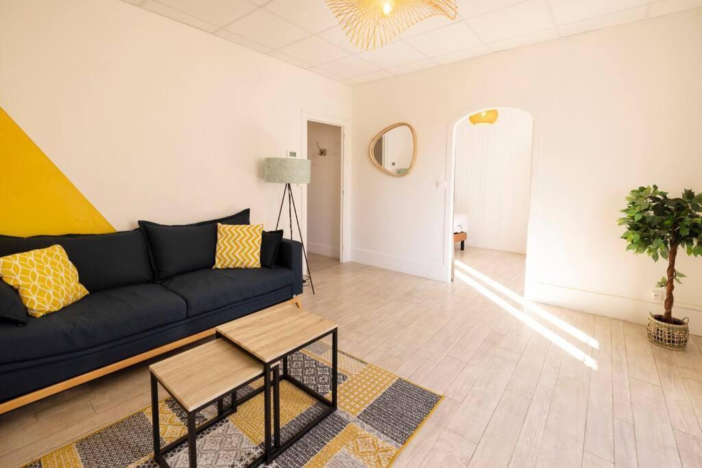 Le Cosy C - T2 Tout Equipe - Centre-Ville Gare Montluçon Zewnętrze zdjęcie