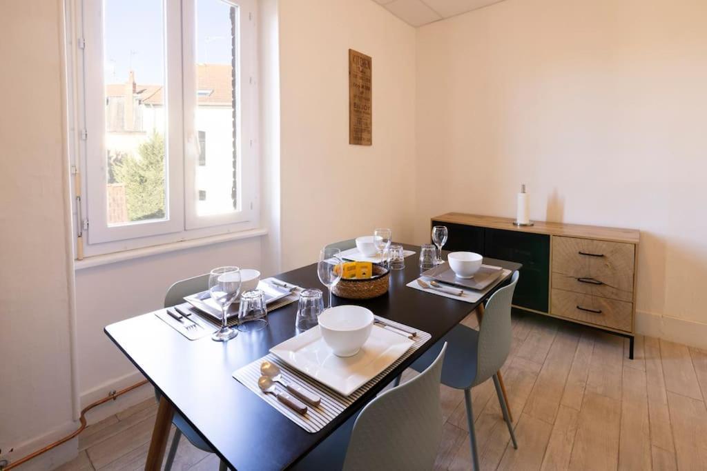 Le Cosy C - T2 Tout Equipe - Centre-Ville Gare Montluçon Zewnętrze zdjęcie
